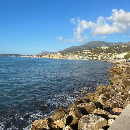 Lejlighed Bord De Menton